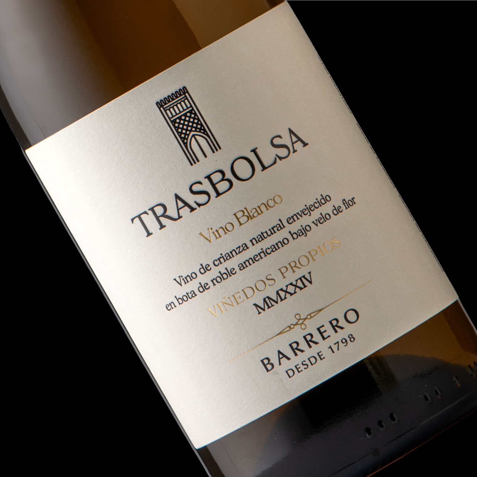 Trasbolsa, el blanco bajo velo de flor